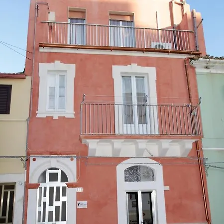 Charming House In + View 펜션 라구사